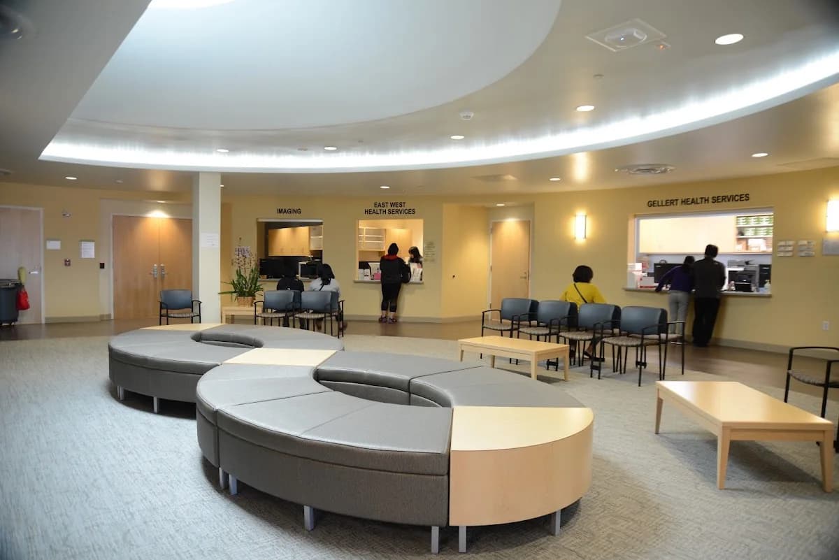 Chinese Hospital Outpatient Center / Gellert Health Services gallery photo 2