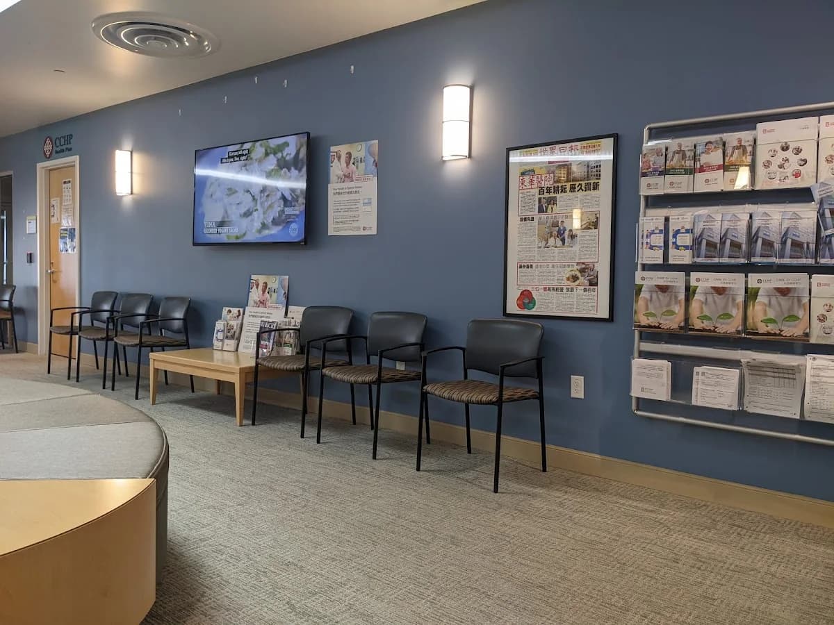 Chinese Hospital Outpatient Center / Gellert Health Services gallery photo 3
