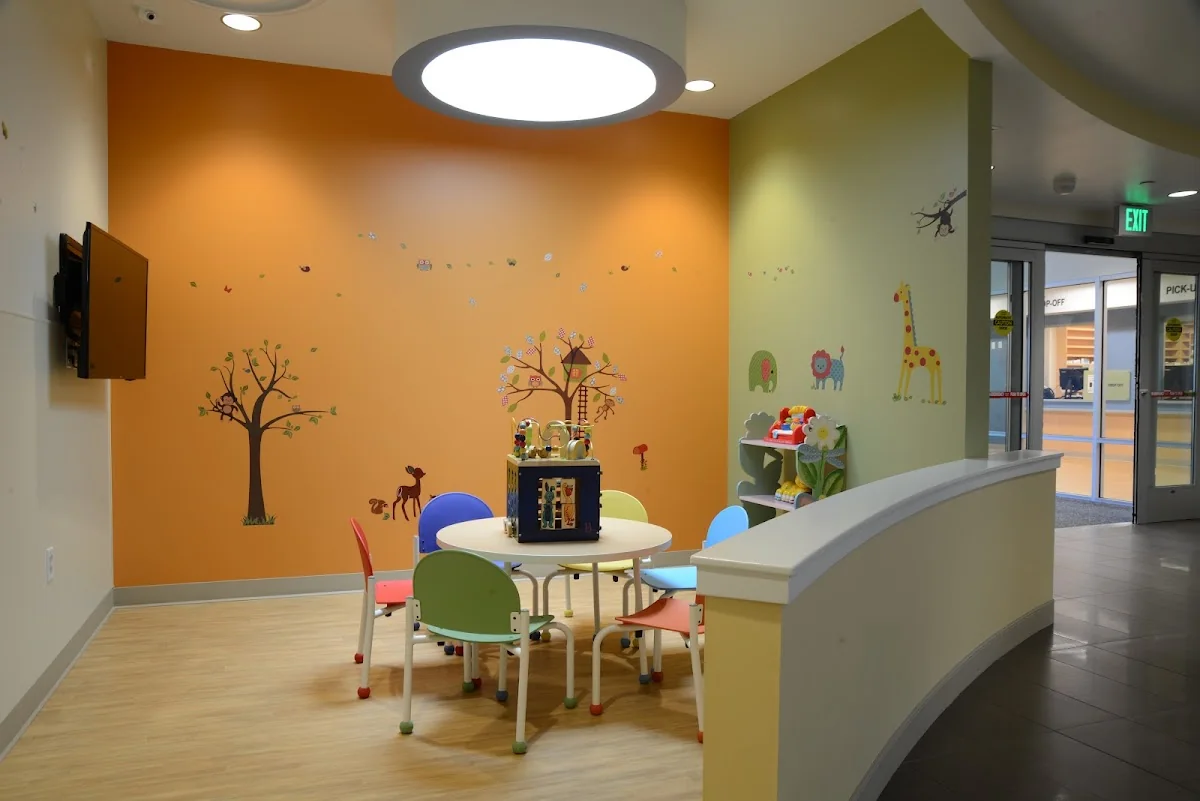 Chinese Hospital Outpatient Center / Gellert Health Services gallery photo 4