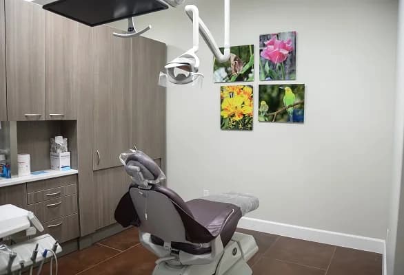 Floss & Gloss Dental main photo