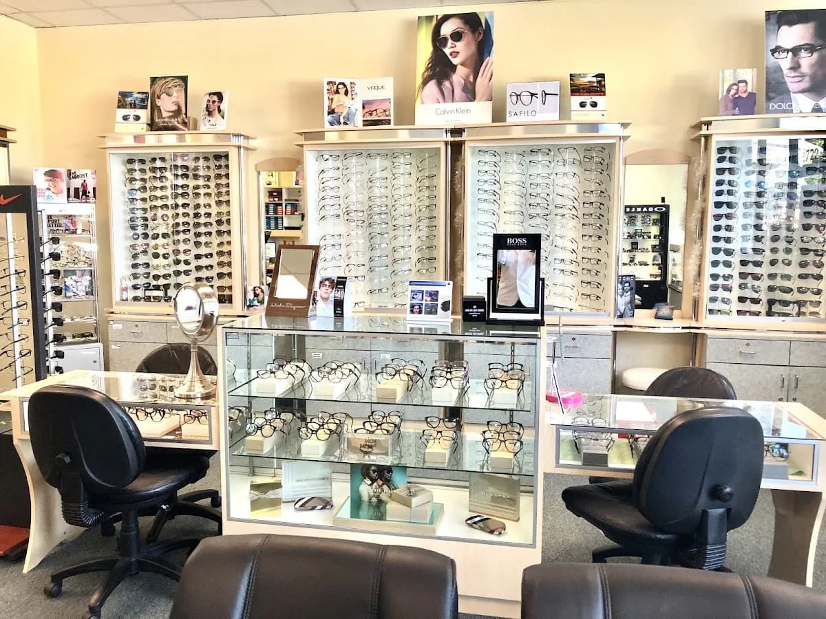 Jennifer N. Le (Drs. Bui & Le Optometry) gallery photo 2