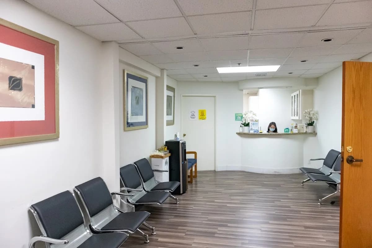 SUNG HYUN KIM, M.D. Internal Medicine gallery photo 2