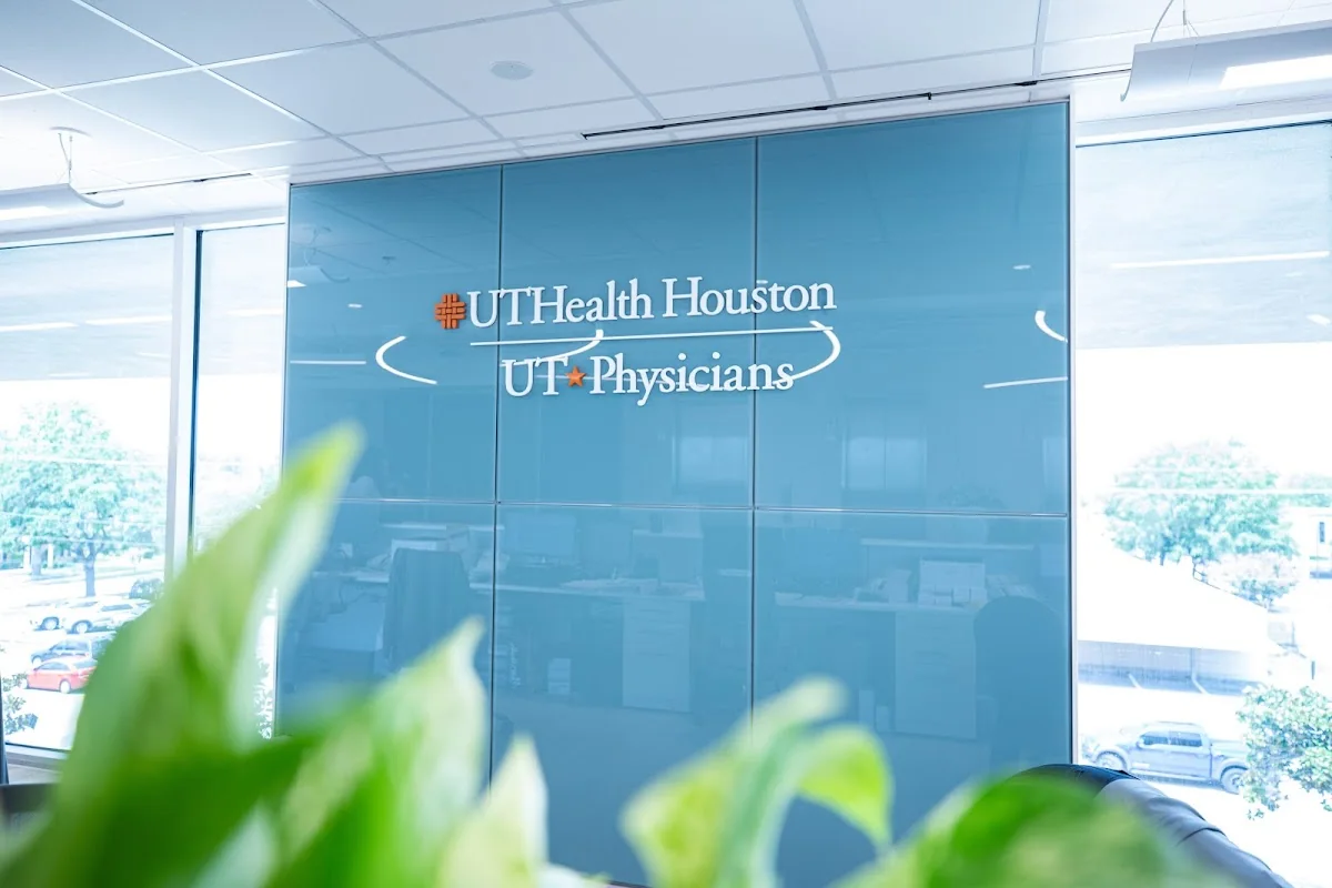 UT Physicians Orthopedics – Memorial Villages gallery photo 4