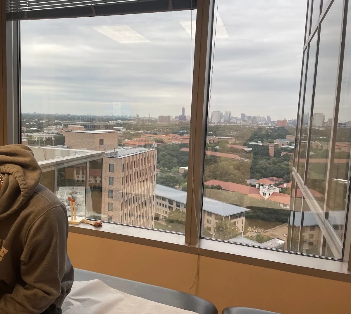 UT Physicians Orthopedics Trauma Clinic gallery photo 3